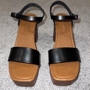 Madden Girl Dani Two-Piece Wooden Platform Black